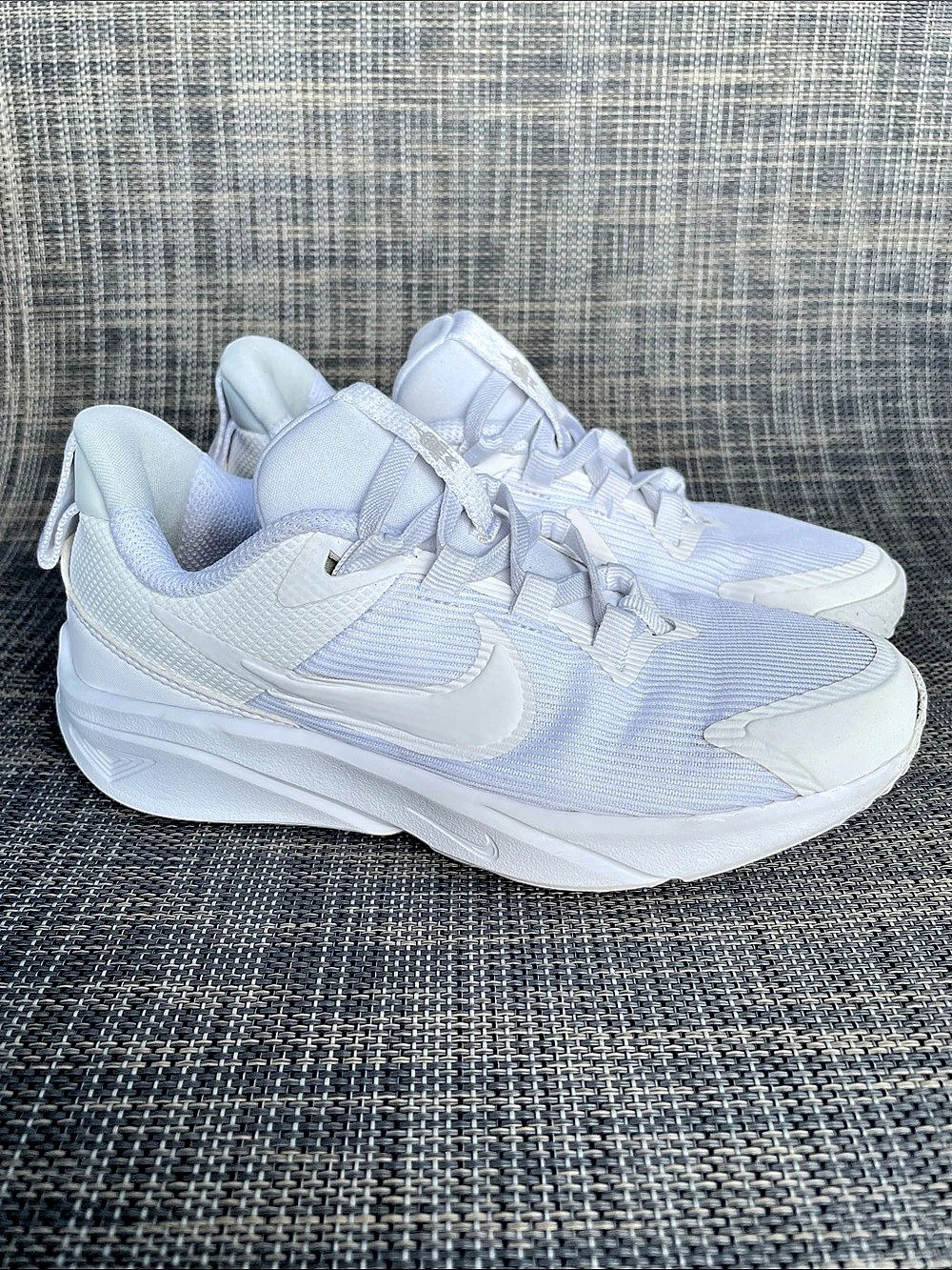 Nike Star Runner 4 unisex US 13C All White Active Sneakers Easy on shoes.